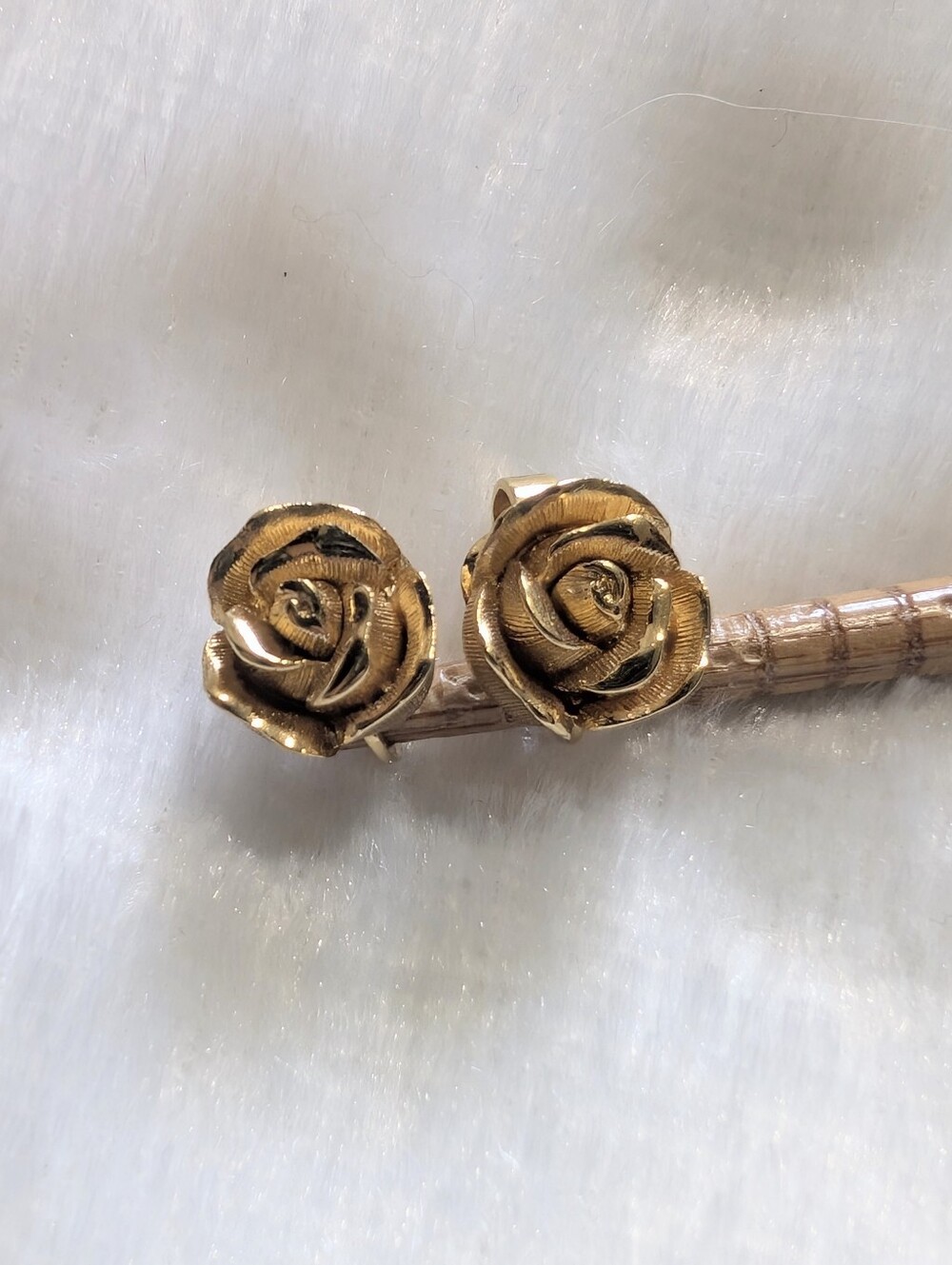 60s Crown Trifari Gold Tone Rose Shaped Clip On MCM Vtg Costume Earrings - Picture 2 of 7
